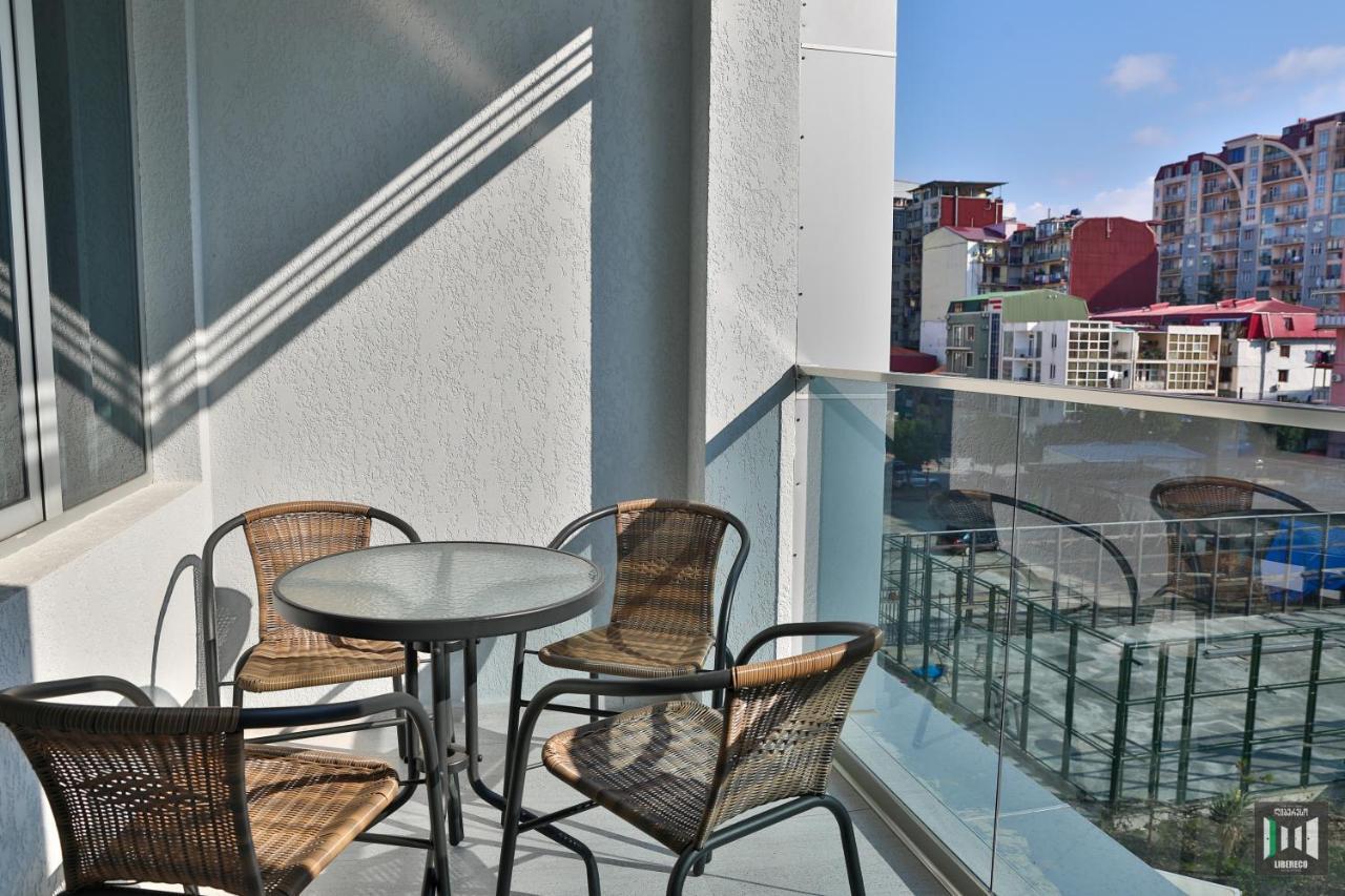 Libereco Aparthotel Батуми Экстерьер фото